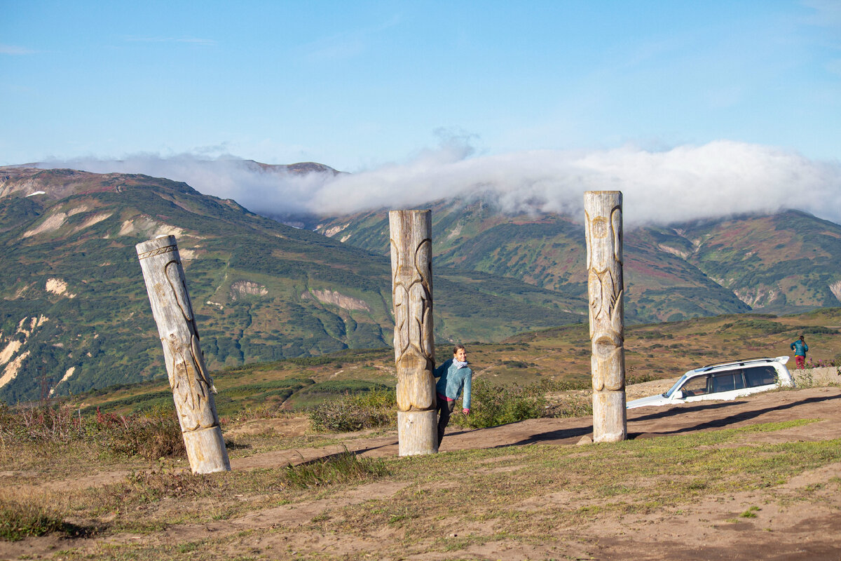 Тотемы на перевале. Фото автора