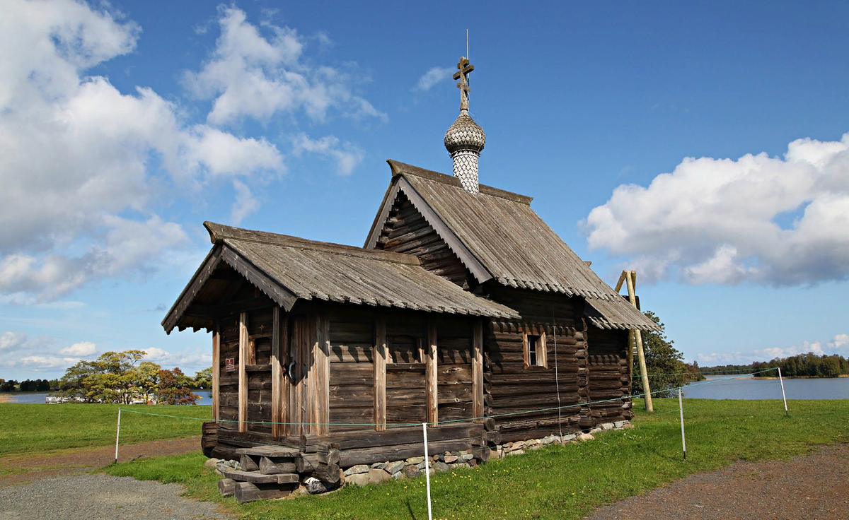 Храм Лазаря Муромского - возможно, самый древний русских деревянный храм. 