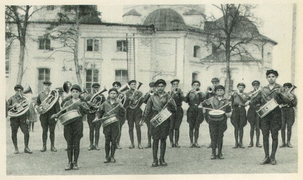 Музыканты-колонисты. 1927 год. Фото: makarenko.edu.ru