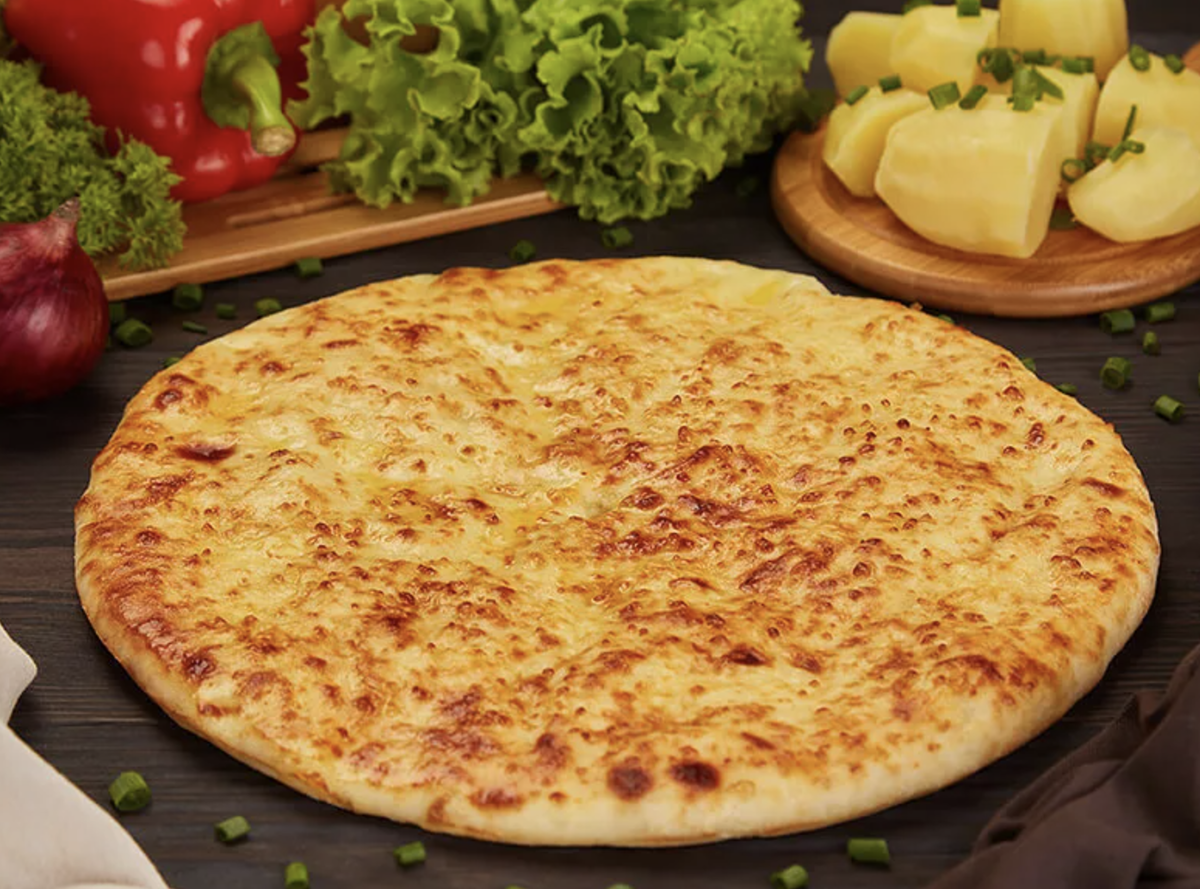 осетинские пироги мытищи. три осетинских пирога. фыдчин осетинский. осетинский пирог сверху. осетинский пирог в разрезе.