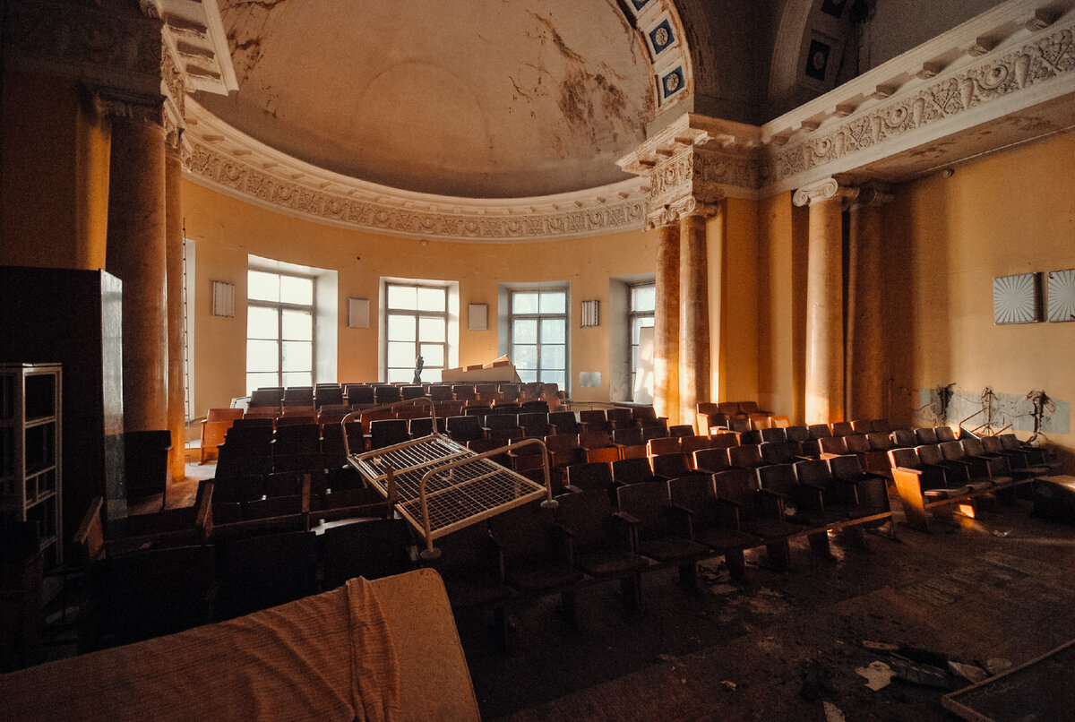 Главный зал больницы, 2010 год