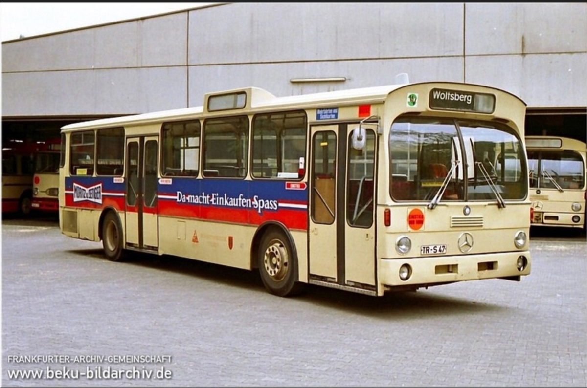 Первый серийный Mercedes-Benz O305. Был поставлен на учет 12.1968 года
