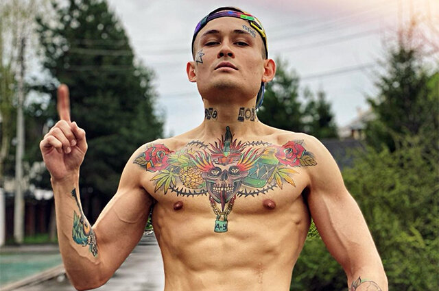 Хочешь помочь, помоги, но не надсмехайся над людьми. Ссылка на фото https://goo.su/9Pcb.