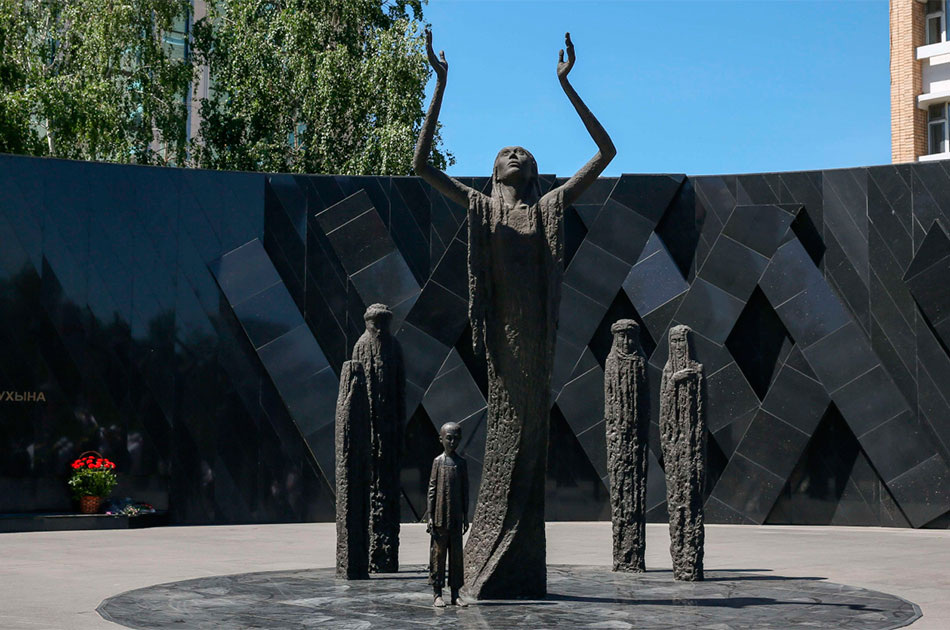 Мемориал жертвам голодомора в Астане