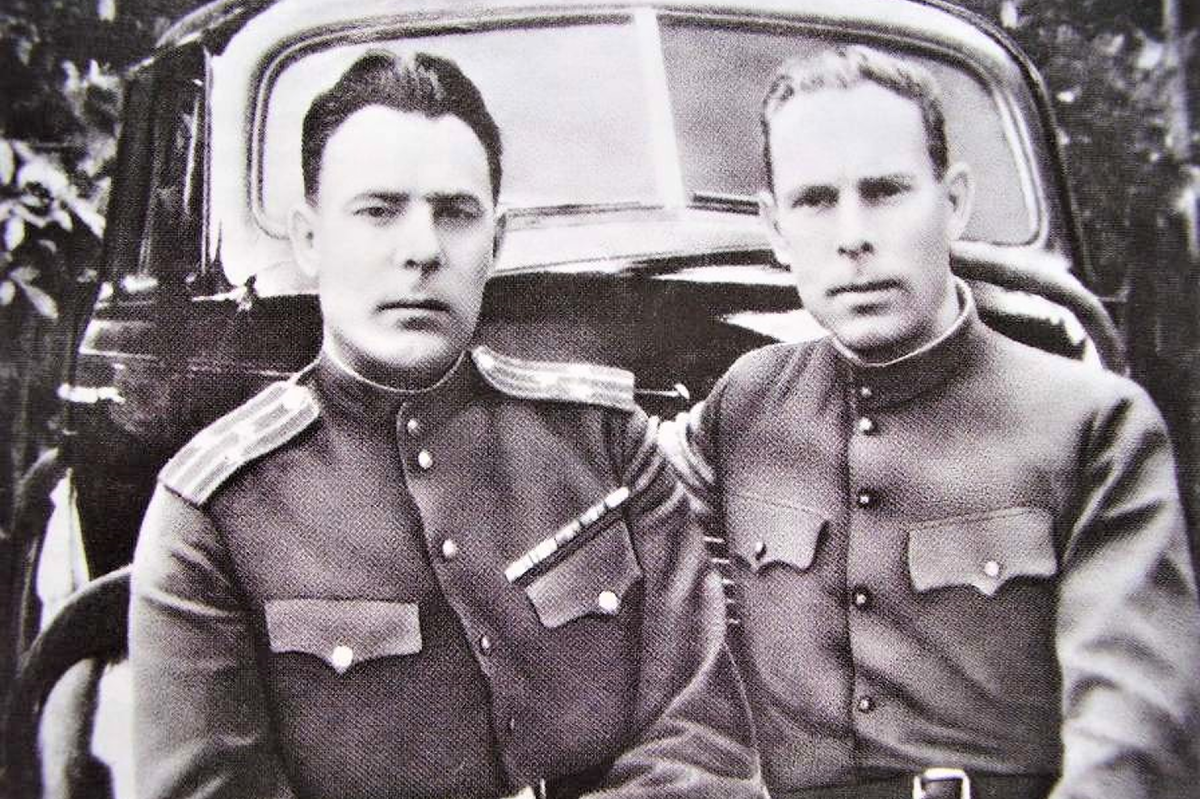 Леонид и Яков Брежневы. 