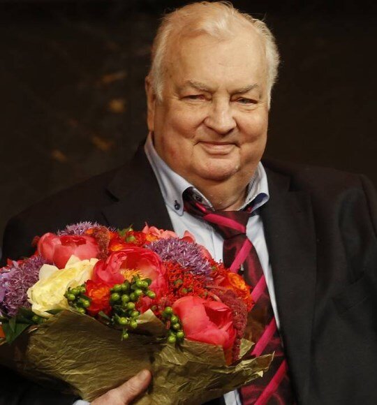 Фото: www.starhit.ru советский и российский актёр театра и кино, телеведущий, артист Московского академического театра сатиры, Народный артист РСФСР - Михаил Михайлович Державин