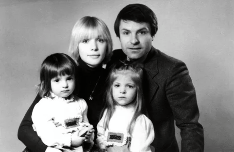 Америка оказалась разлучницей для их семьи