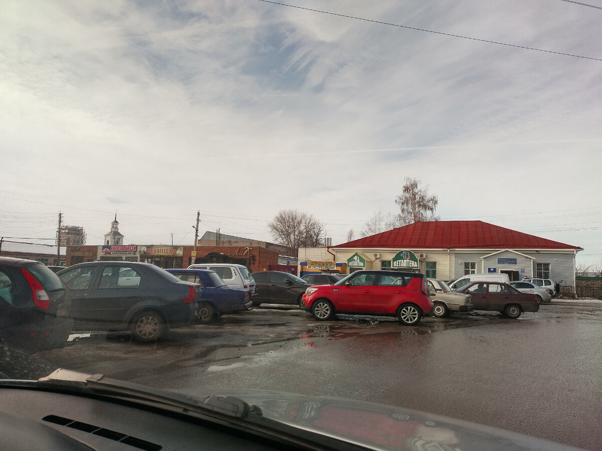 Стоянка на задах центрального рынка