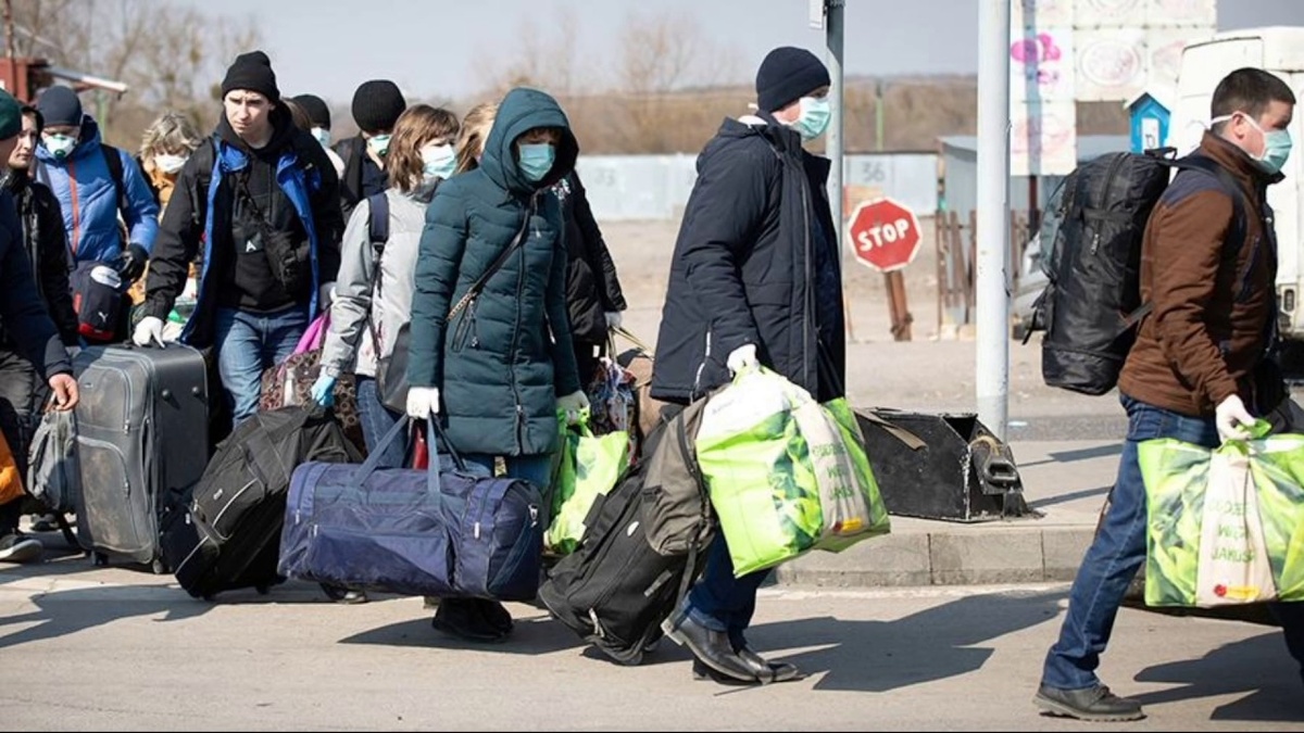 Мигранты прибывают в Россию
