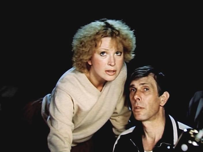  Такой талантливый  и такой недооцененный актер Андрей Болтнев прожил всего 49 лет. Его с большим трудом можно было назвать счастливчиком... Мама Андрея Болтнева была чемпионкой СССР по мотокроссу.-10