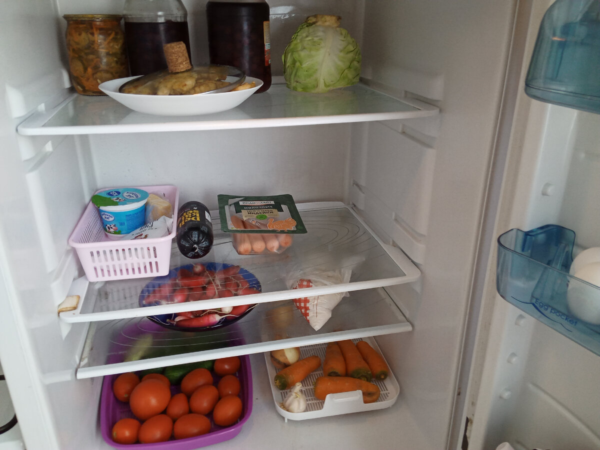 Почему в холодильнике появляется