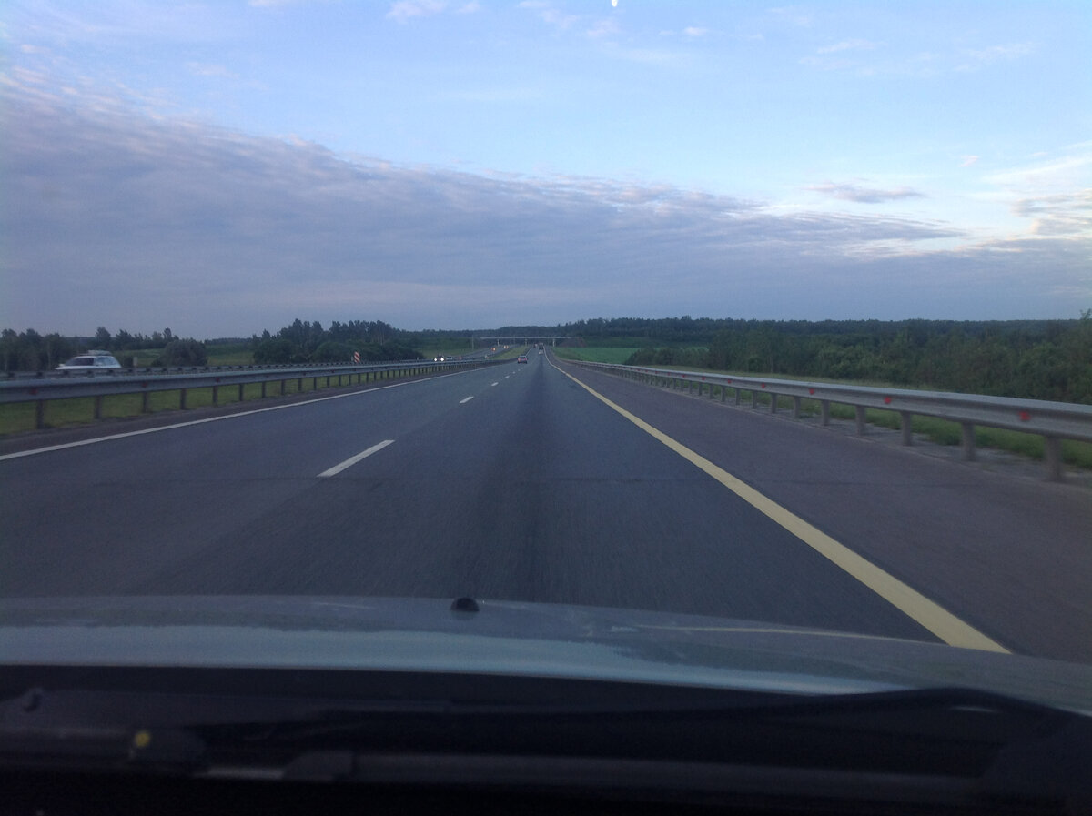 Освещения нет. Листайте