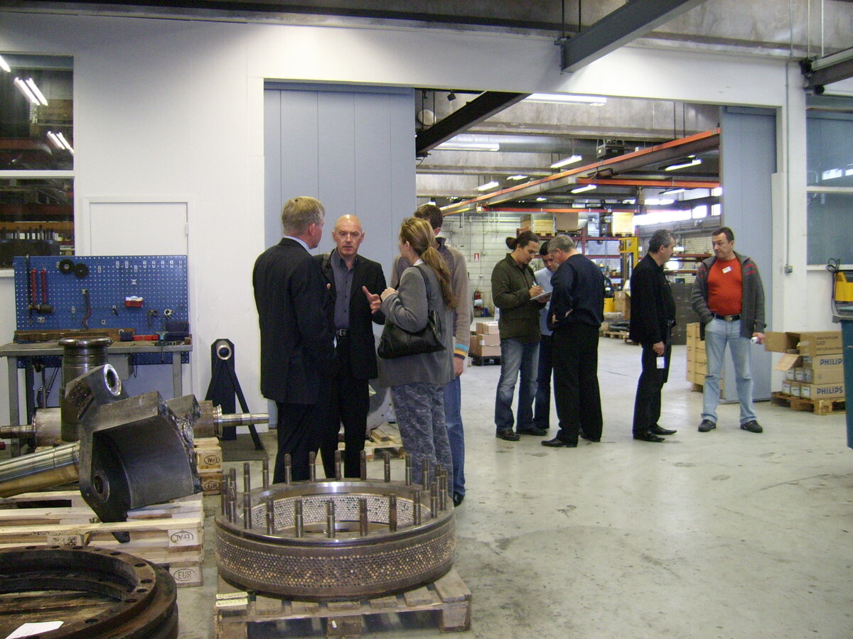 Матрицы пеллетных заводов (см. фото) вскоре поступят в продажу в большом количестве, а сотрудники биотопливных предприятий останутся без работы