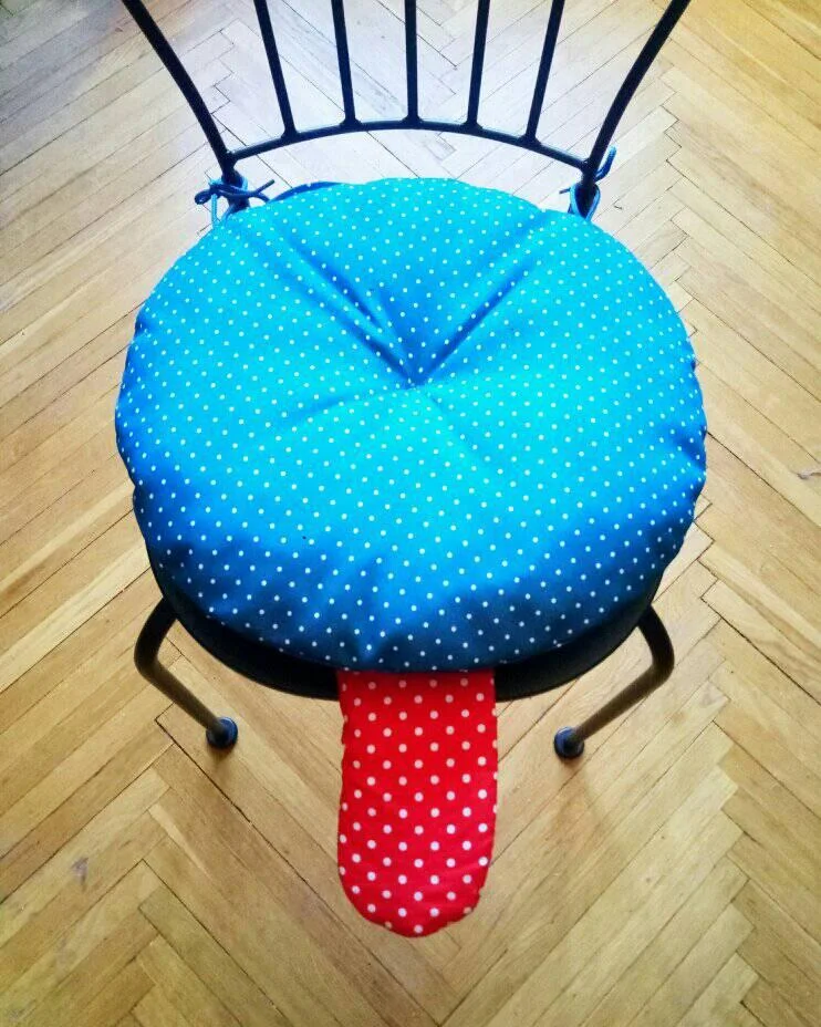 Стул муха — еще тот озорник. Фото (с) Алены Подобед