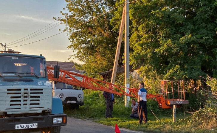    В Тёткино Курской области восстановили линии электропередач после обстрела