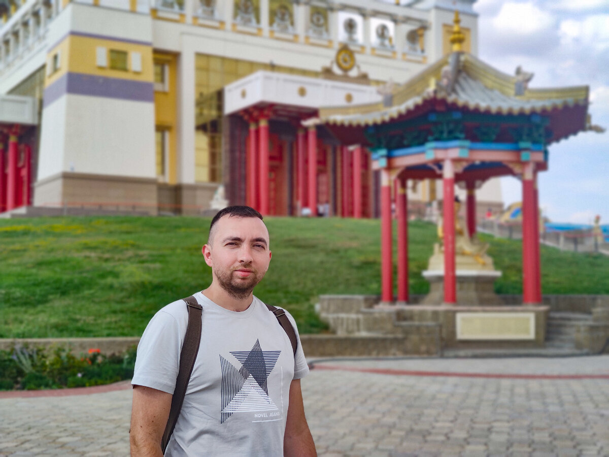 Привет! Я Дмитрий Петров, и я в Элисте