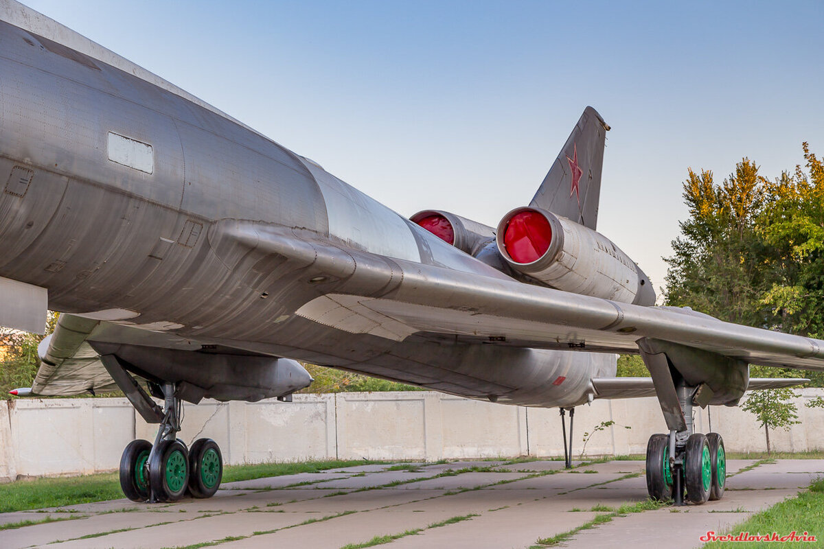 Ту-22р сверхзвуковой самолёт