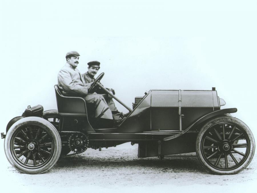 1905 год, модель 110 hp. 