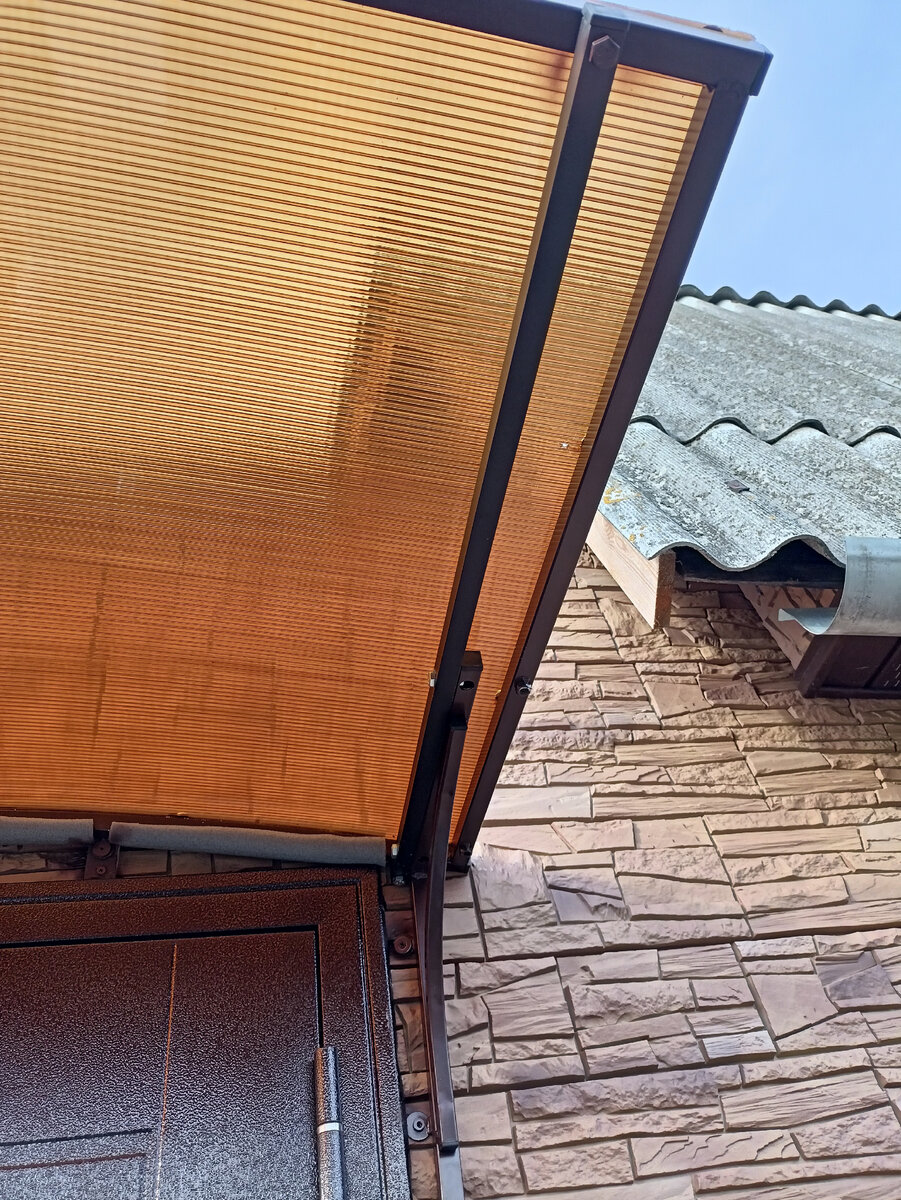 Видите эту дырочку на фото? Ну а как же без нее)))