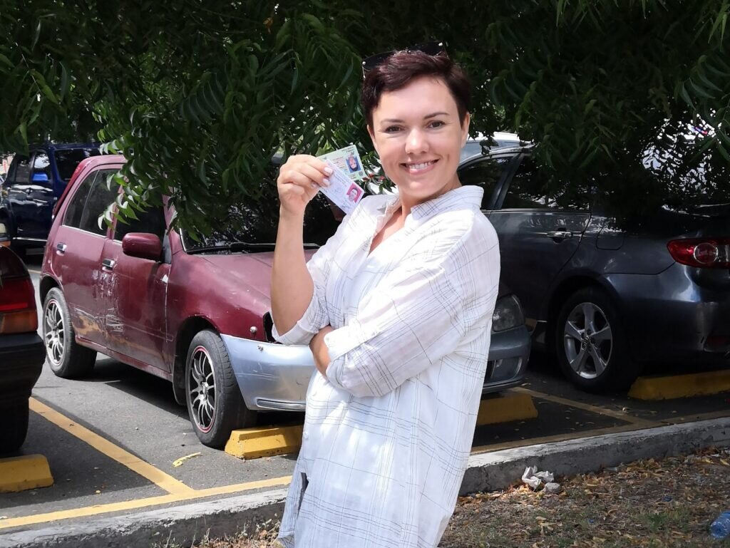 Это я, только что получила резидентскую визу в Доминикане)