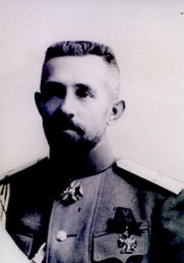 Муханов Александр Владимирович. Военный агент в Греции (с 20.11.1916). Добровольно вступил в РККА. Включен в список генштаба РККА от 07.08.1920 (в списке Генштаба от 15.07.1919 не значится). В 1920 был арестован в Ферганской обл. как "участник повтанческого движения". В 05.1921 находился в Бутырской тюрьме. После 5-летнего заключения освобожден. Незадолго до войны вновь заключен в тюрьму, где и погиб вскоре после начала войны в 1941.