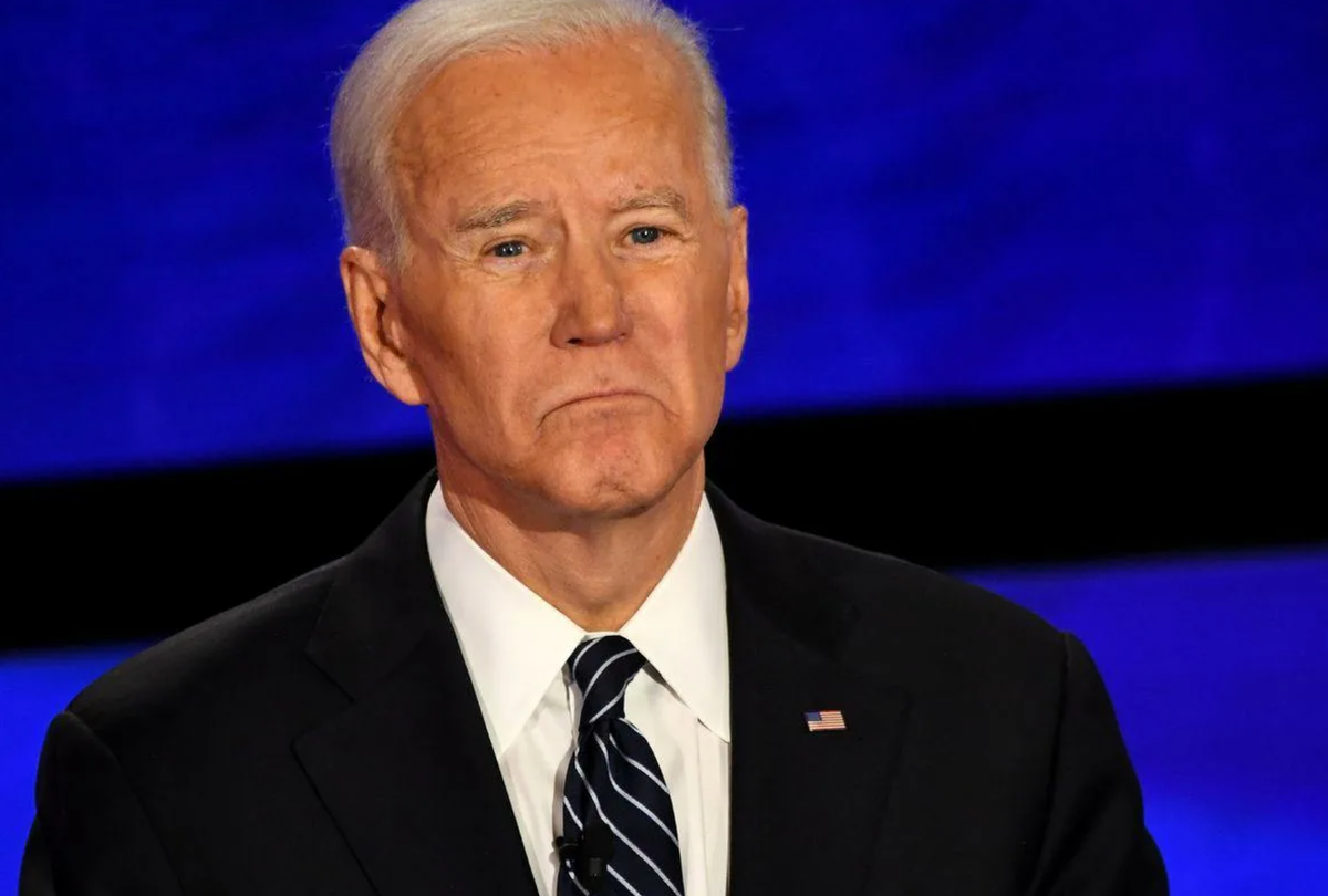    Байдена “понизили” в должности в конгрессе США из-за Владимира Зеленского Алексей А.