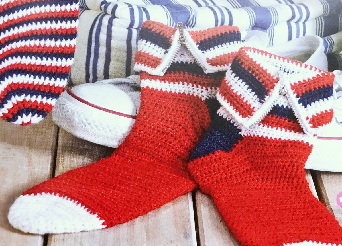 Носочки с молнией крючком