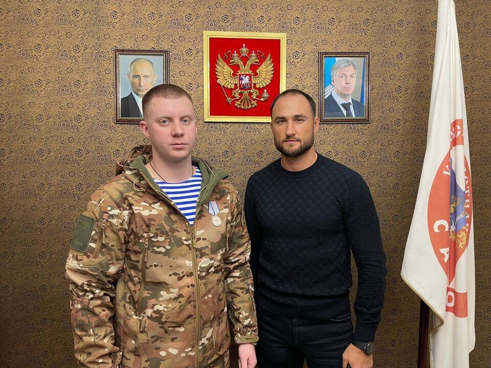 Президент Ульяновской городской Федерации самбо Артем Филатов: «Кирилл всегда отличался добротой и смелостью. Благодаря его самоотверженности и отваге, он рискуя своей жизнью, вынес товарищей с поля боя. Настоящий пример смелости и любви к Родине» Фото: Елена СКВОРЦОВА