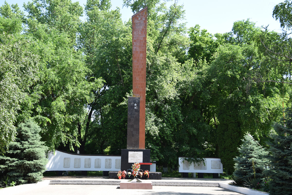 Погода ст нововеличковская. Станица Нововеличковская Краснодарский. Нововеличковская станица Нововеличковская. Нововеличковская станица Краснодарский край достопримечательности. Достопримечательности станицы Нововеличковской.