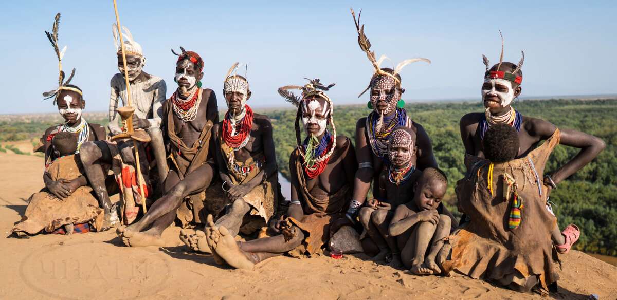 Племя дата выхода. Племя Каро Эфиопия вождь. Племя Каро Эфиопия девушки.
