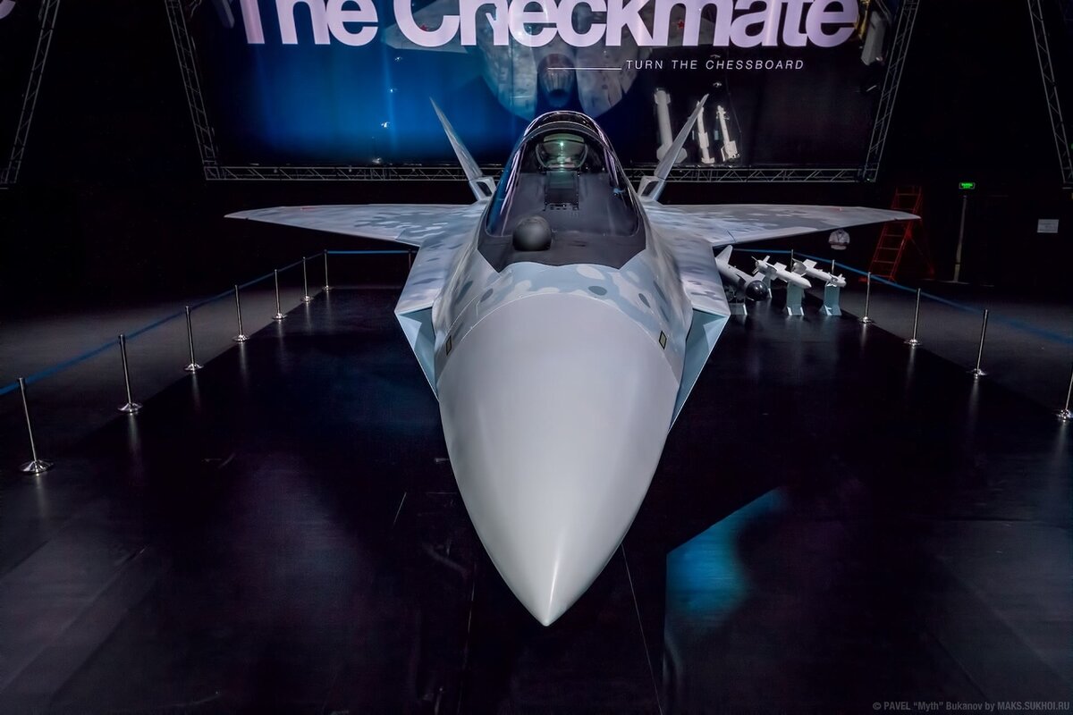 Су 75 самолет макс 2021. Новый истребитель на макс 2021 checkmate. Новый российский истребитель макс 2021. Макс 2021 су 75. Новый истребитель пятого поколения су 75.