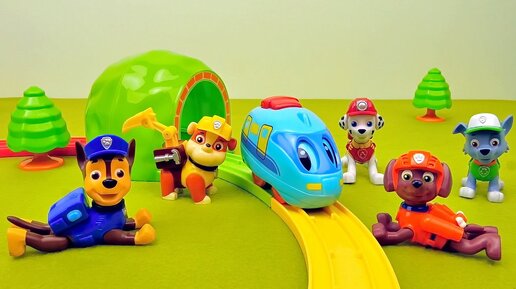 Щенячий Патруль и маленький поезд Томи - Строим железную дорогу. Paw Patrol and little train Tomy