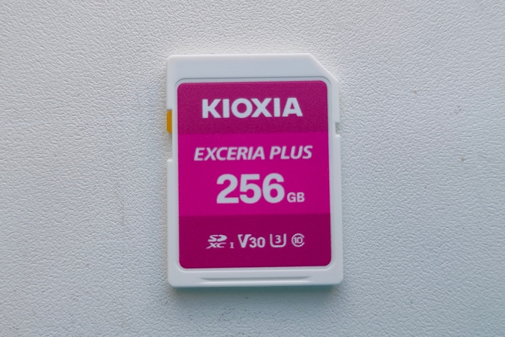 Kioxia Exceria Plus SDXC UHS-I 256 Гбайт