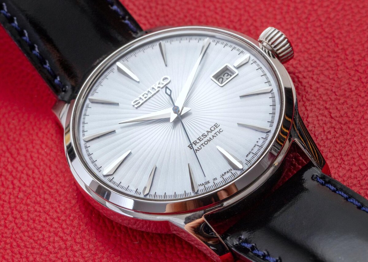 Лицевая сторона часов 