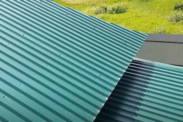 Вид подходящей кровельной марки после укладки