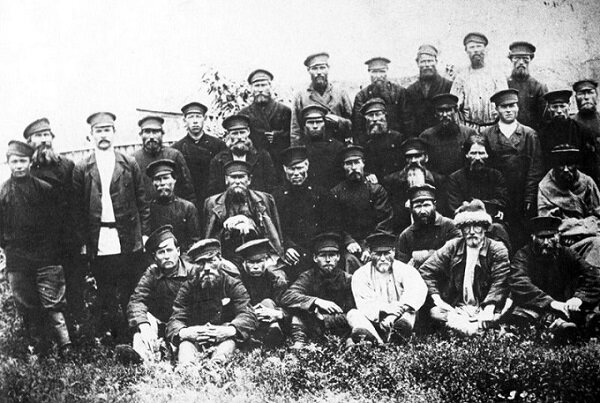 Крестьяне-революционеры из Самарской губернии. Источник: russian7.ru