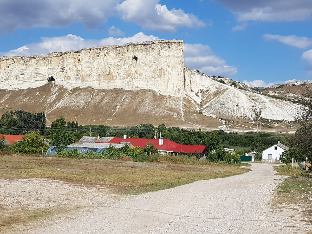 Белая скала.