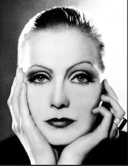 Грета Гарбо стала идеалом красоты и определили "тренды" своего времени. Изображение из свободного доступа.