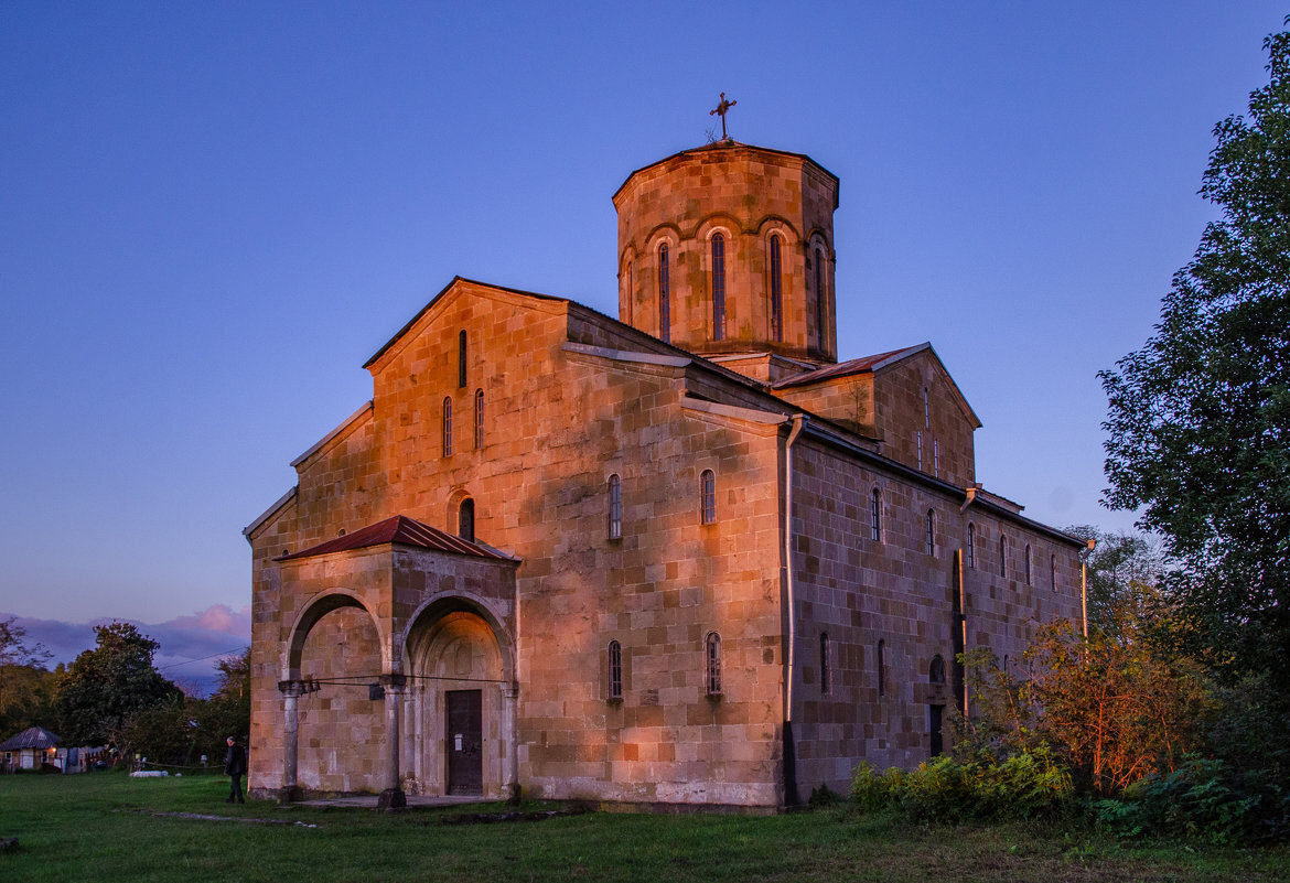 Абхазия Бедийский храм зимой