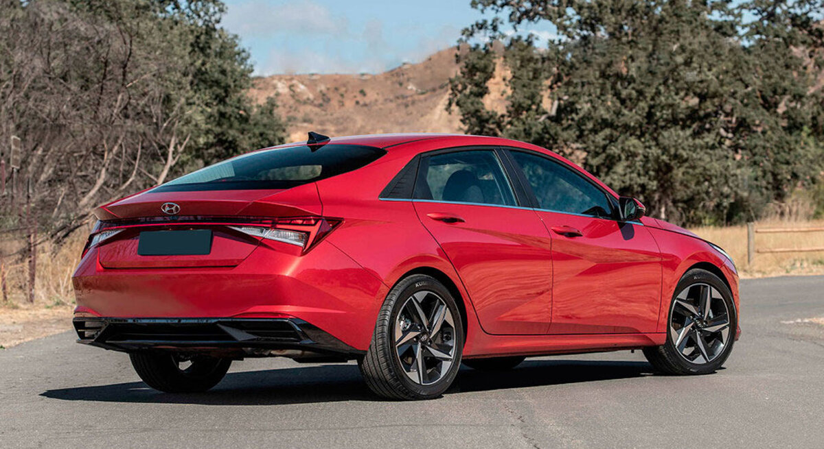 Корма очень походит на Елантру