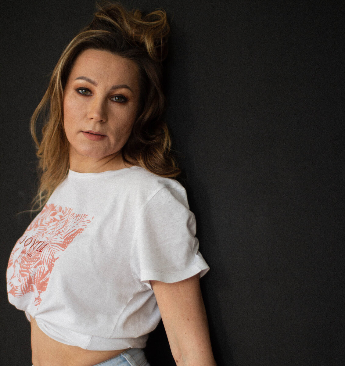 Как часто мы откровенно рассказываем о своих чувствах? Не прячем их глубоко-глубоко во внутрь, не ругаем себя, а делимся ими открыто и честно? 