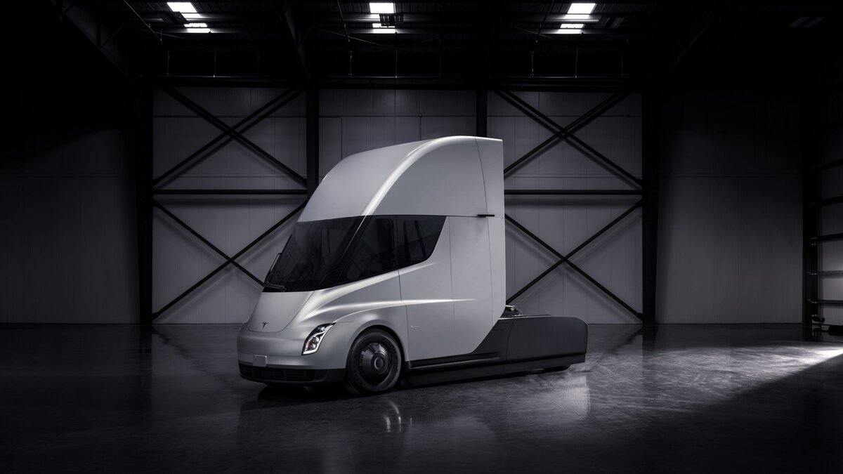 Полностью электрический трак Tesla Semi