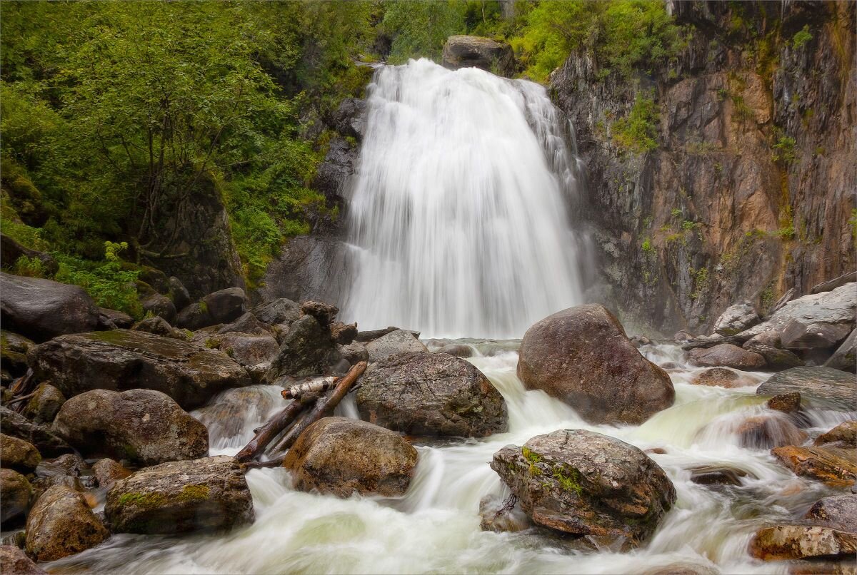 Водопад Корбу