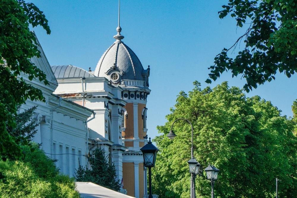 Дом памятник Гончарову в Ульяновске. Дом памятник Гончарову. Красивые места в Ульяновске для фотосессии. Красивые места в Ульяновске для фотосессии весной.