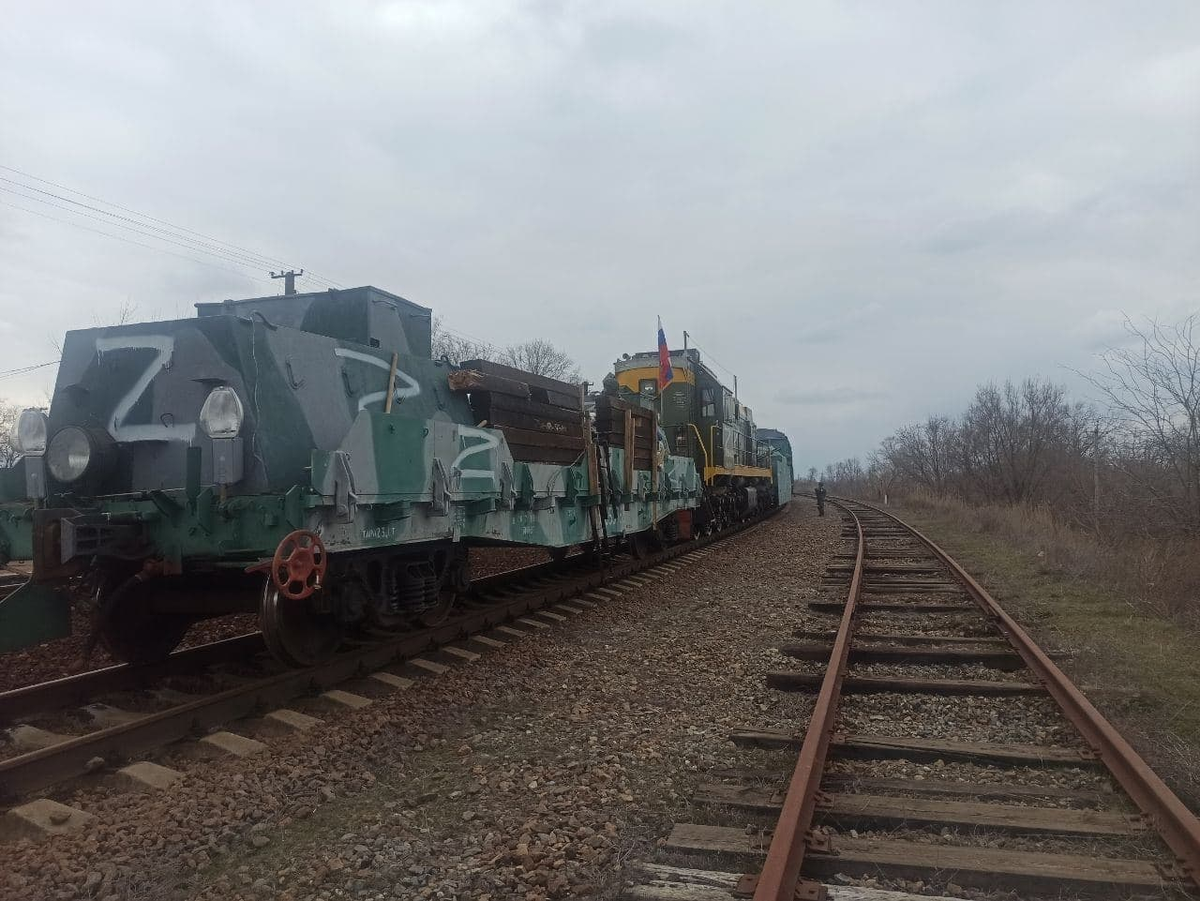 Мы успешно вернулись к бронепоездам! Те в очередной раз доказывают свою необходимость!