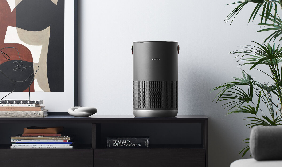 Размером с банку, очиститель Smartmi Air Purifier P1 можно разместить как на полу, так и на столе