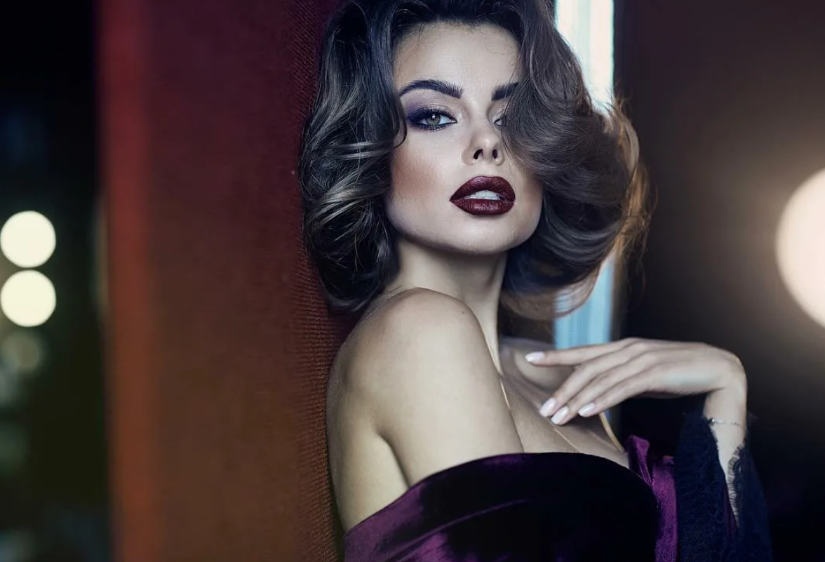 злой взгляд женщины. Dmitriy grechin валентина колесникова. стервы зодиака. знаки зодиака ведьмы. коварная женщина.