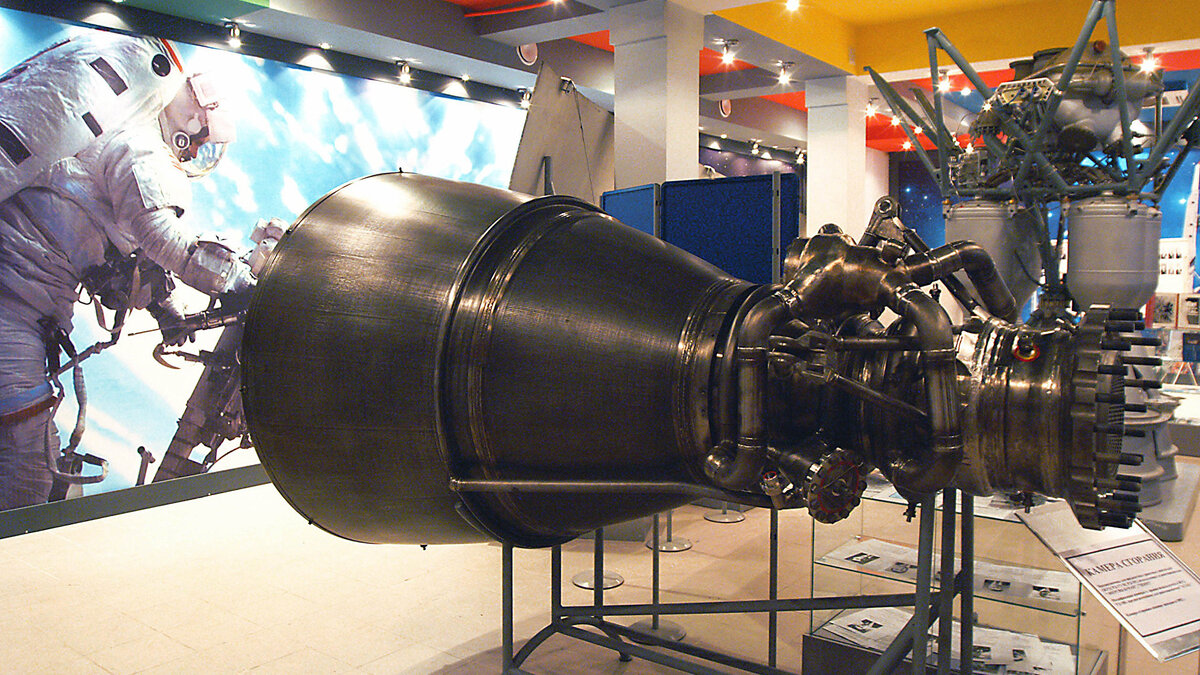    Камера сгорания. Предназначена для жидкостных двигателей (ЖРД) РД-171 М, РД - 171 М, РД -191, используемых вдвигателях РД 180, предназначенных для американских ракетоносителей "Атлас"© РИА Новости . Юрий Стрелец