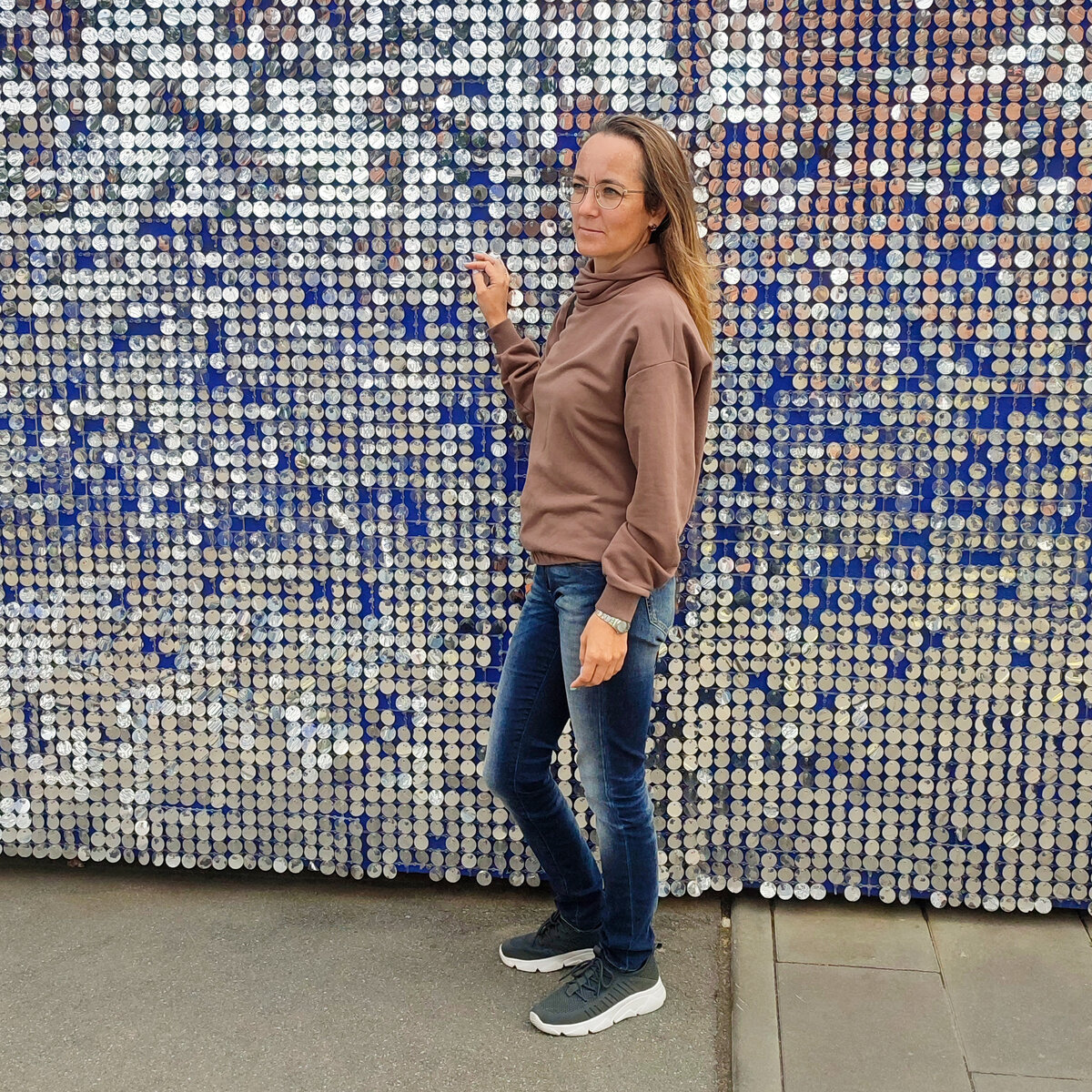 У входа в Севкабель