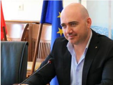 Проблема в том, что у Болгарии нет бренда в сфере туризма, считает министр Димитров.